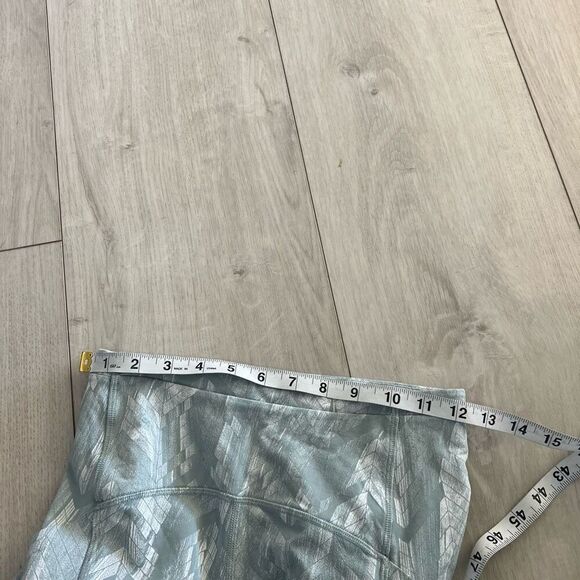 Lululemon women’s leggings crop size 4 - Picture 6 of 9